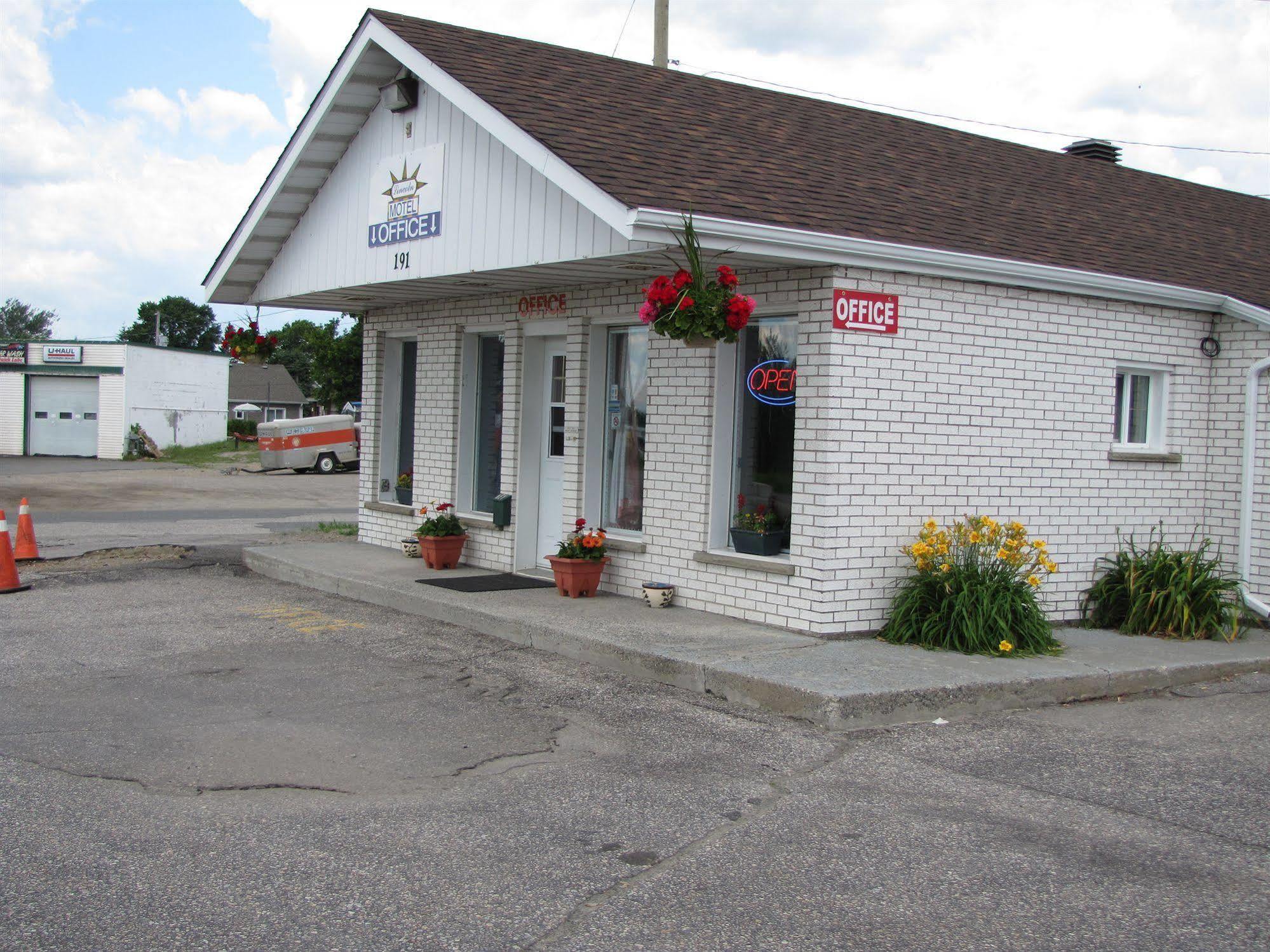 Lincoln Motel Sturgeon Falls Kültér fotó
