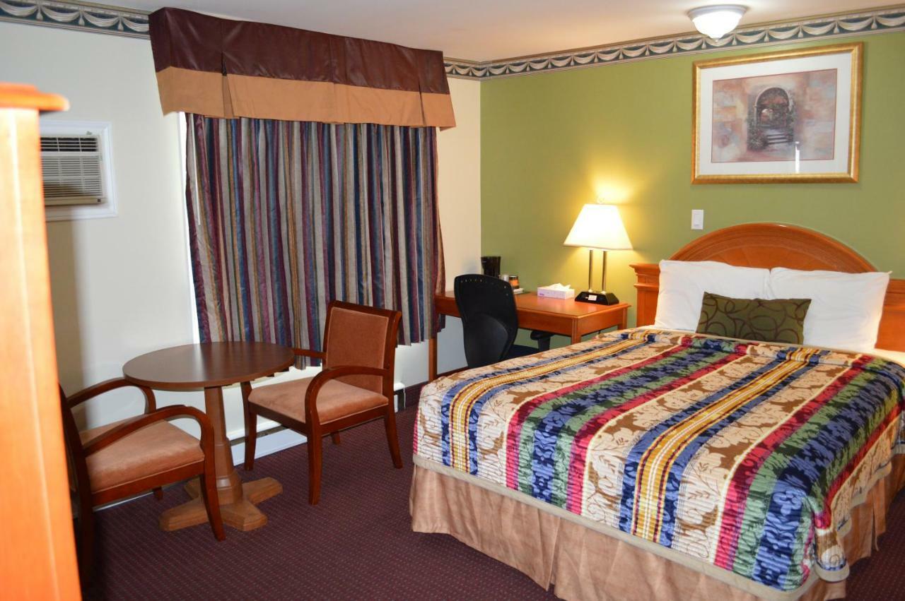 Lincoln Motel Sturgeon Falls Kültér fotó