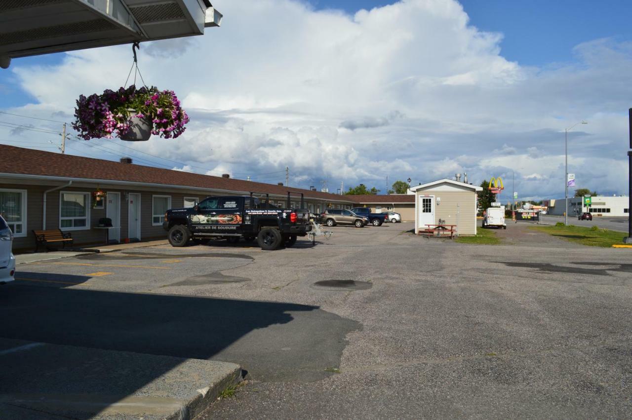 Lincoln Motel Sturgeon Falls Kültér fotó
